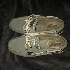 Grey sperrys!